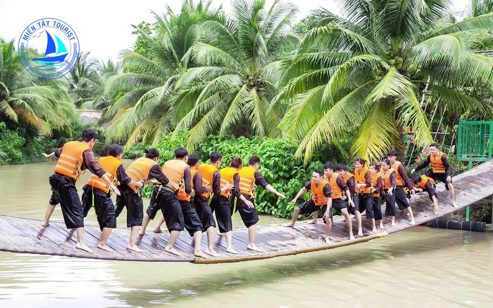 Tour 3 ngày 2 đêm - KDL Lan Vương