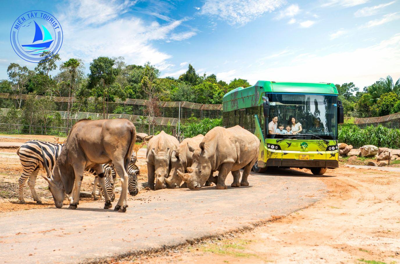 Tour Du Lịch Phú Quốc 4 Ngày 3 Đêm 20 banner vinpearl safari phu quoc