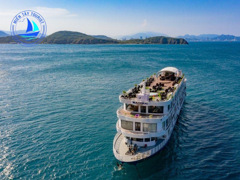 Trang chủ 65 du thuyen sealife seacoral5