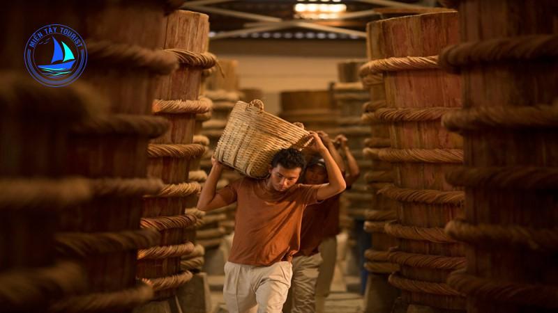 nha thung nuoc mam phu quoc thumbnail 1627537793