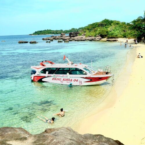 Ca Nô Trên Đảo Phú Quốc