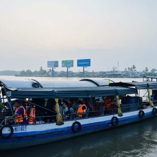 Tàu Tham Quan Chợ Nổi Cái Răng